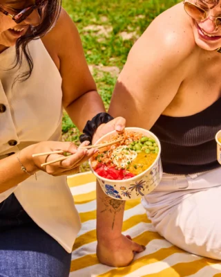 Toujours pas goûté notre Red & Mango Poké ? 🍉C’est le Poké so fresh de l’été qui va donner du peps à ton repas 😉#pokawa #pokebowl #poke #healthyfood #pastèque #mangue #alimentationsaine