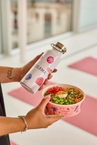 Le mois dernier Pokawa a organisé un évènement avec @marinelorphelin_off sur le thème du sport 🏋🏻‍♀️, de l’alimentation saine 🥑 et du bien-être 🧘🏻‍♀️.​Au menu, cours de sport avec @anouk.hamel, talk question réponses avec marine et dégustation 🍉.​​#pokawa #pokebowl #poke #healthyfood #freshfood #pastèque #mangue